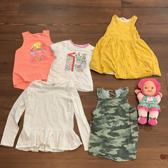 Preowned bundle with small marks cheap ! 🥰 - Picture 2 of 13